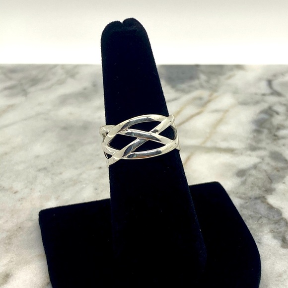 Jewelry - Sterling silver braid ring